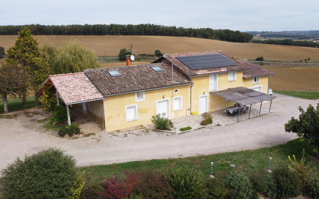 Installation de panneaux solaires de 6 kWc au Gîte les Goullans à Grazac, à proximité d’Albi dans le Tarn (81)